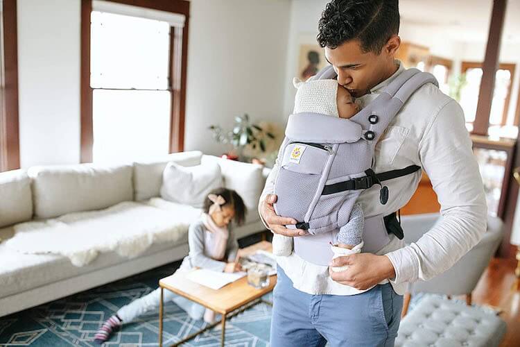 Mejores mochilas portabebés ergonómicas: Ligeras y adaptables a tu bebé